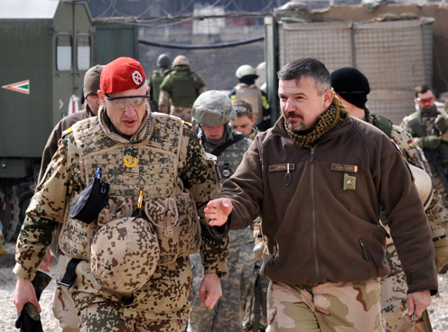 Markus Kneip vezérőrnagy, az ISAF-erők Északi Regionális Parancsnokságának parancsnoka a megérkezés után